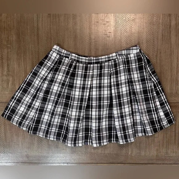 Hot Topic Black/White Plaid Schoolgirl Skirt size XL - Picture 12 of 15